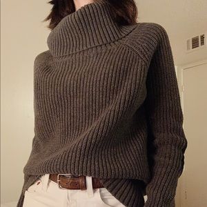 Chunky Knit Grey Sweater with Black Elbow Patches